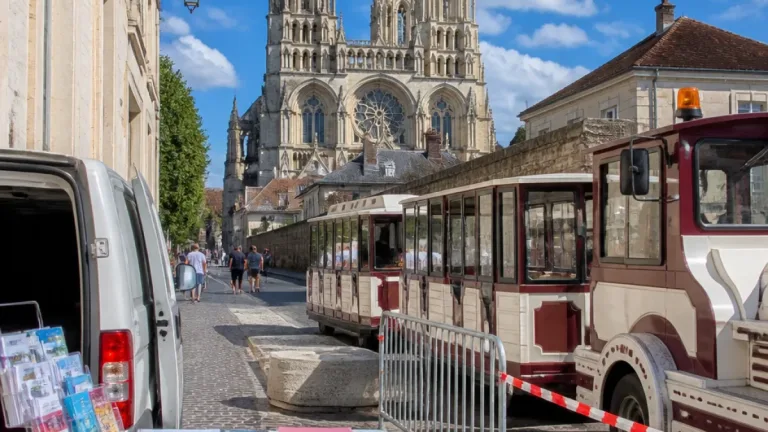 Le petit train touristique de Laon à l'arrêt cet été, la collectivité cherche une solution