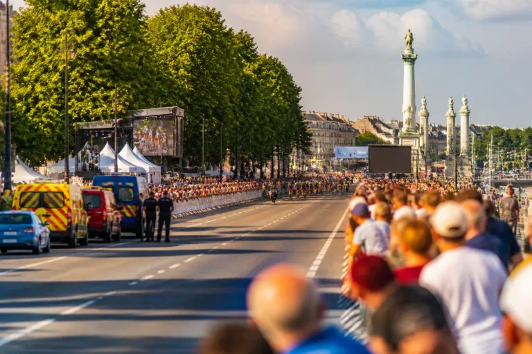 Le Tour de France en Gironde : arrivée prévue vers 17h30 sur les quais de Bordeaux