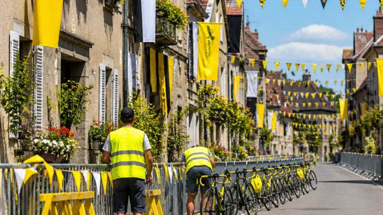 Le Tour de France traversera cinq communes du Doubs le 17 juillet : fêtes et décorations en ordre de marche