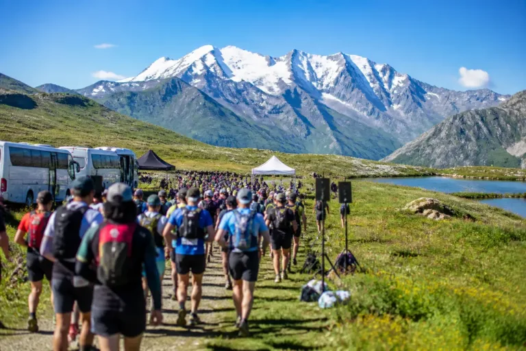 Le Trail du Tour des Fiz reprend la montagne à Passy : trois formats, vues sur le Mont‑Blanc