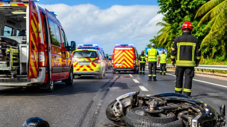 Les Abymes : un jeune de 19 ans grièvement blessé dans un accident sur la RN5
