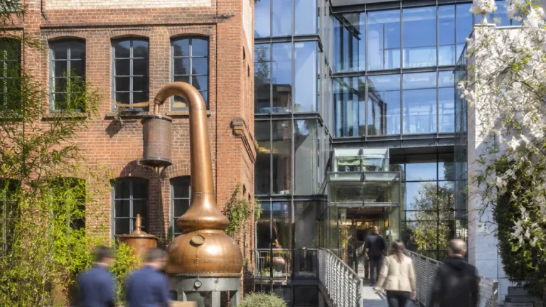 Levallois-Perret, histoire d’un passé parfumé et d’un présent de sièges