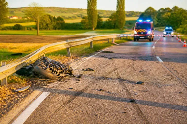 Leyment : un motard de 30 ans décède après avoir percuté une barrière sur la D40b