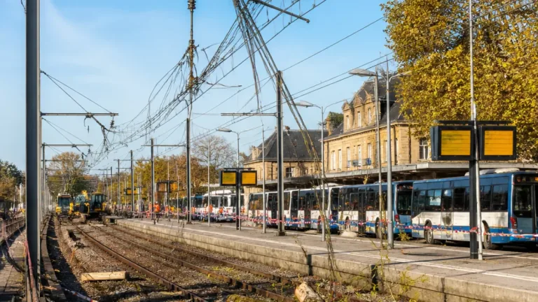 Lignes N et U : coupure totale sur la branche Mantes-la-Jolie du 11 au 14 juillet, bus de substitution