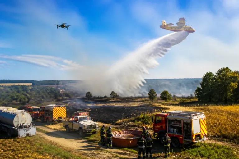 Limoges : important feu de végétation à Magnac-Laval mobilise un bombardier d'eau