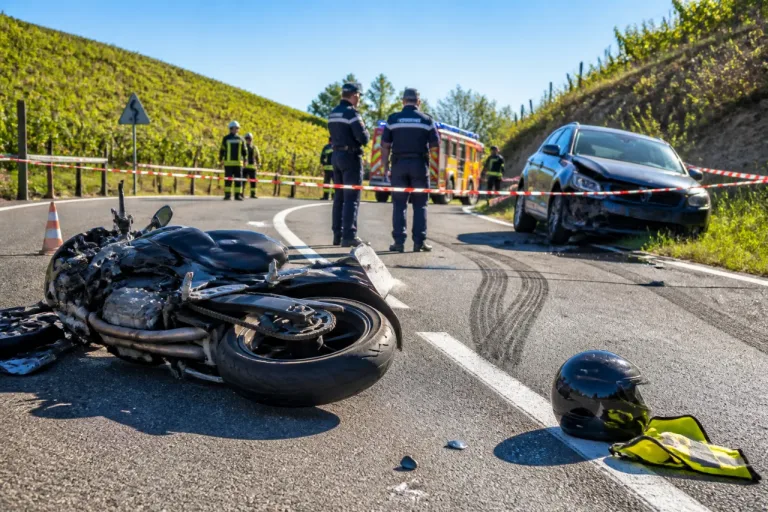Lyon : un motard de 18 ans tué dans une collision sur la D313, enquête ouverte