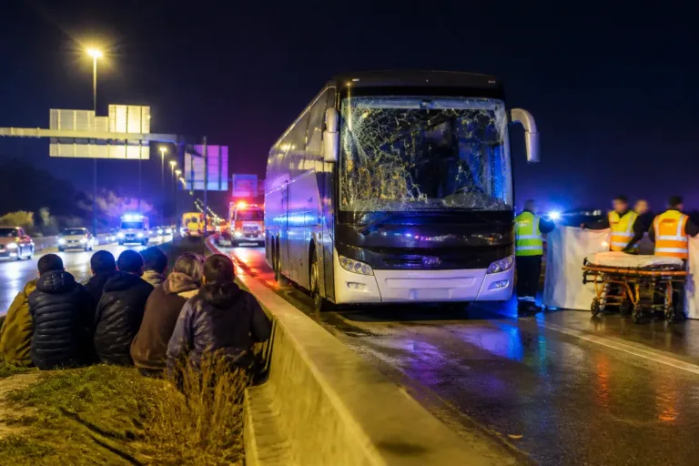 Lyon : un piéton grièvement blessé après une collision avec un bus sur l’A42 à Vaulx-en-Velin
