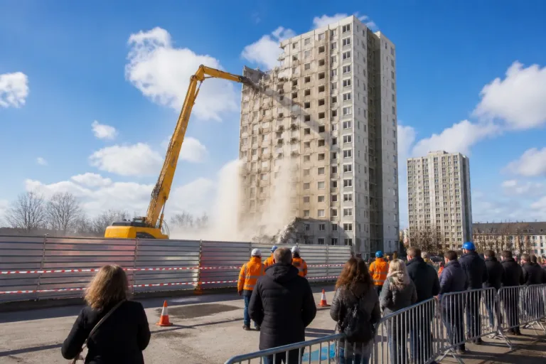 Melun : début des travaux de démolition des immeubles Lamartine et Chateaubriand