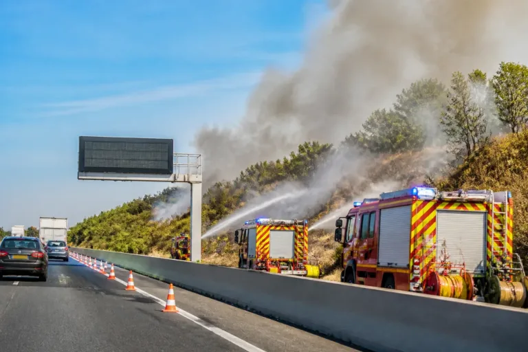 Milhaud: fumées sur l’A9, incendie en bord d’autoroute sous contrôle