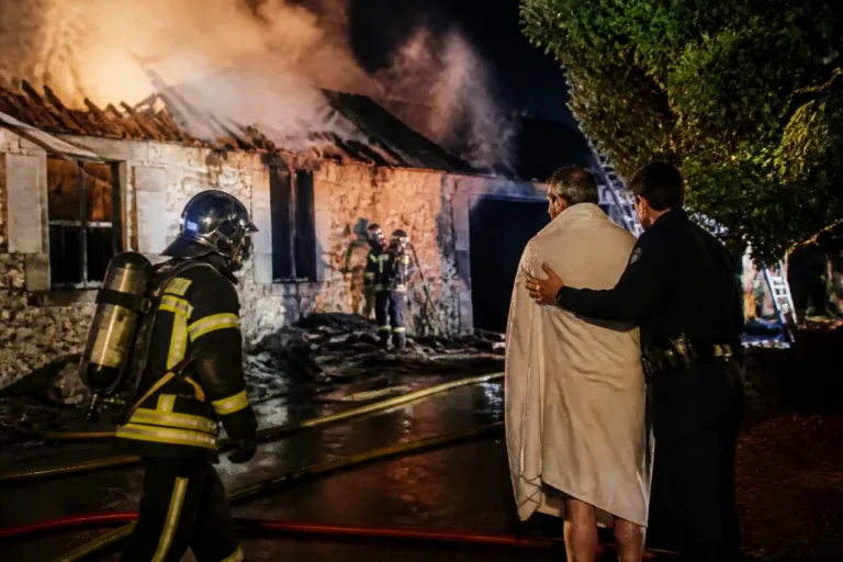 Mouthiers-sur-Boëme : sauvé en pleine nuit, un quinquagénaire échappe aux flammes