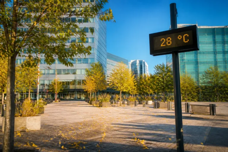 Nanterre : ciel clair l’après-midi et jusqu’à 28 °C, vent de Nord-Ouest en renfort