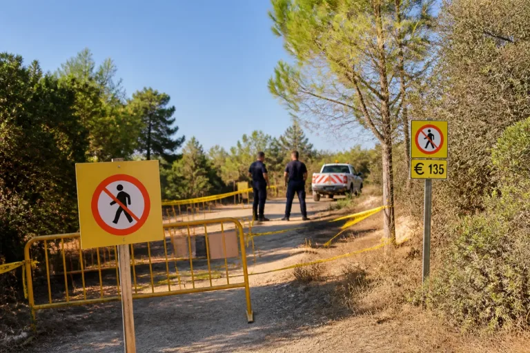 Narbonne ferme plusieurs massifs au public cet été : amende de 135 € et règles strictes