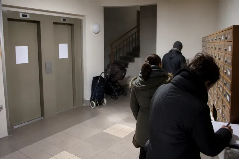 Nevers : pannes à répétition des ascenseurs aux Courlis, des locataires se mobilisent
