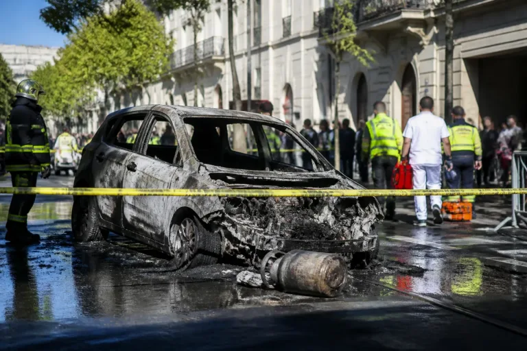 Nîmes : une voiture explose avenue Amédée Bollée, un homme grièvement brûlé