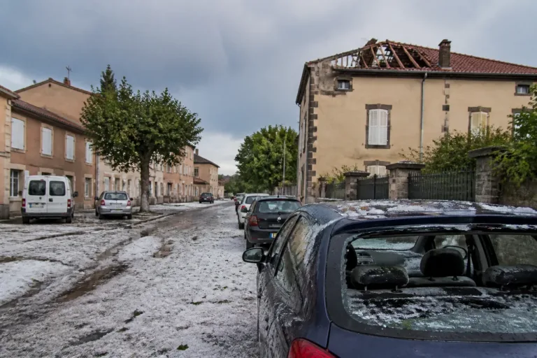 Orage bref mais violent à Combronde : grêle massive et dégâts localisés