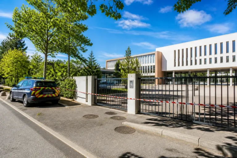 Orange : un ex-professeur du lycée de l’Arc soupçonné d’attouchements sur élèves