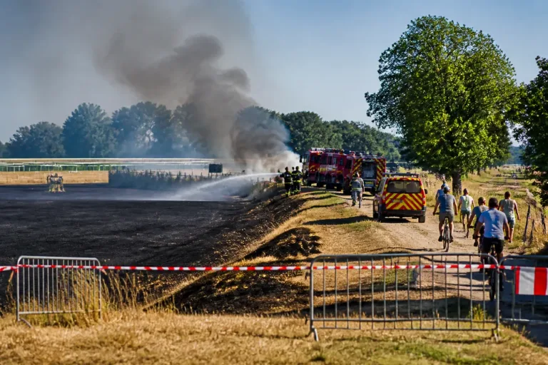 Orléans : incendies dans le Loiret, un feu près de l'hippodrome mobilise les pompiers