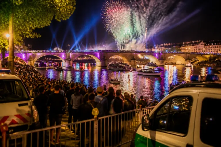 Orléans : le feu d'artifice du 14-Juillet tiré depuis le pont de l'Europe à 23h