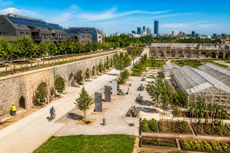 Paris : le Fort de Romainville se transforme en quartier mémoire, culturel et écologique