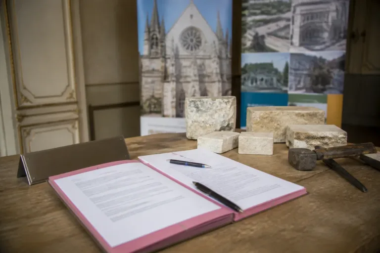Patrimoine côte-d’orien : une nouvelle convention scelle 25 ans d’actions communes