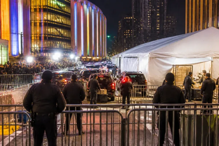Mariage Swift–Kelce: New York se met en scène, dons record et stars sous embargo