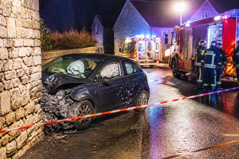 Peyriat (Haut-Bugey) : une conductrice de 23 ans grièvement blessée après avoir percuté un mur