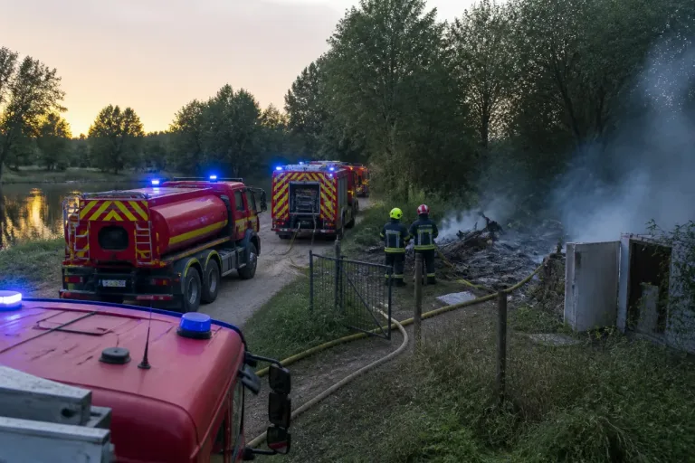 Pezou : une habitation détruite par un incendie, deux personnes à reloger