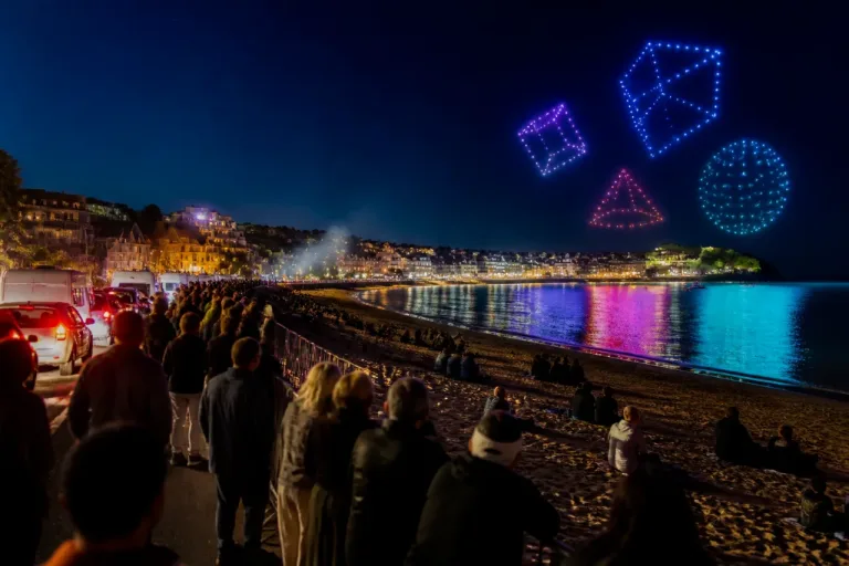 Pléneuf-Val-André inaugure un « feu d’artifice » de 200 drones samedi soir