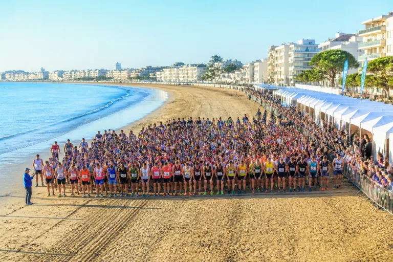 Plus de 2 000 coureurs ont investi la plage des Océanes pour la 20e édition