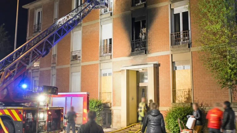 Poitiers : un appartement détruit par un incendie à Saint‑Eloi, plusieurs relogements temporaires