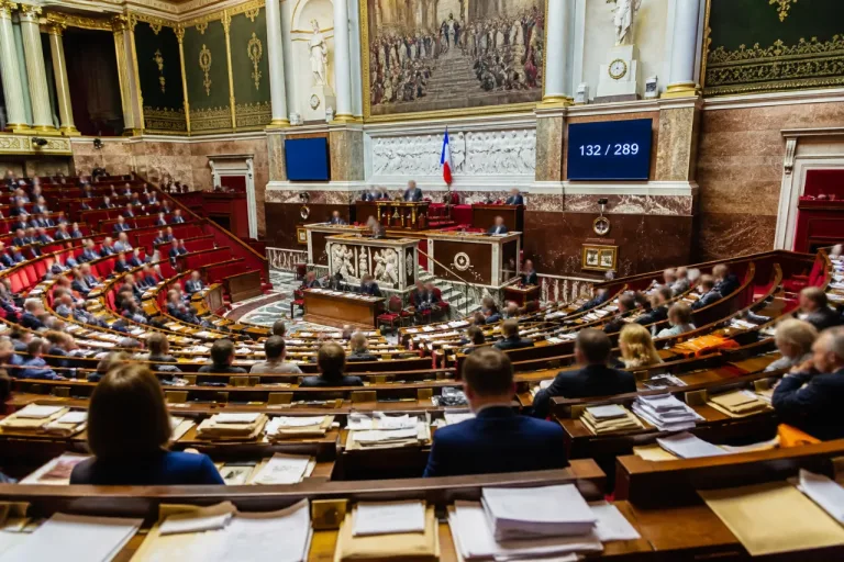 L'Assemblée rejette la motion de censure écologiste, la gauche demeurée divisée