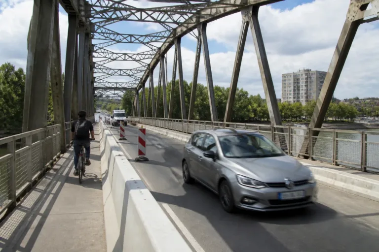 Pont de l’Île-Saint-Denis : vers une réouverture en septembre et un débat sur la place de la voiture