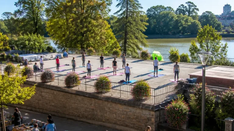 Que faire ce week-end à Bourg-en-Bresse (8–9 août) : yoga, fado et marché aux livres
