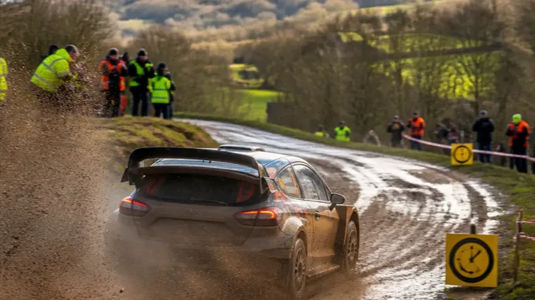 Rallye de Finlande : Solberg signe le meilleur temps de l’ES8, Ogier renforce son avance