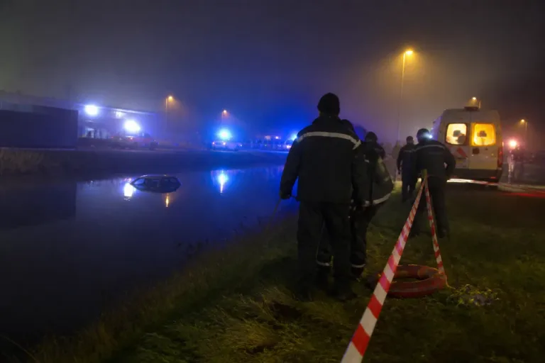 Refus d’obtempérer à Petit-Couronne: une voiture sombre dans un bassin, deux vies en danger