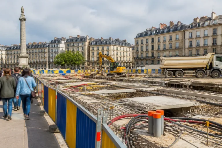 Rennes : début des travaux sur la dalle de la place de la République pour le chantier des quais