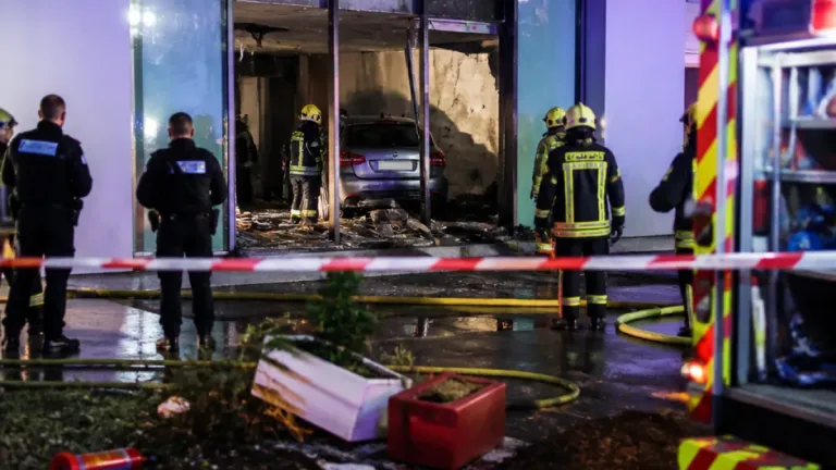 Rennes : un homme encastre sa voiture dans l'agence d'Espacil Habitat puis se suicide