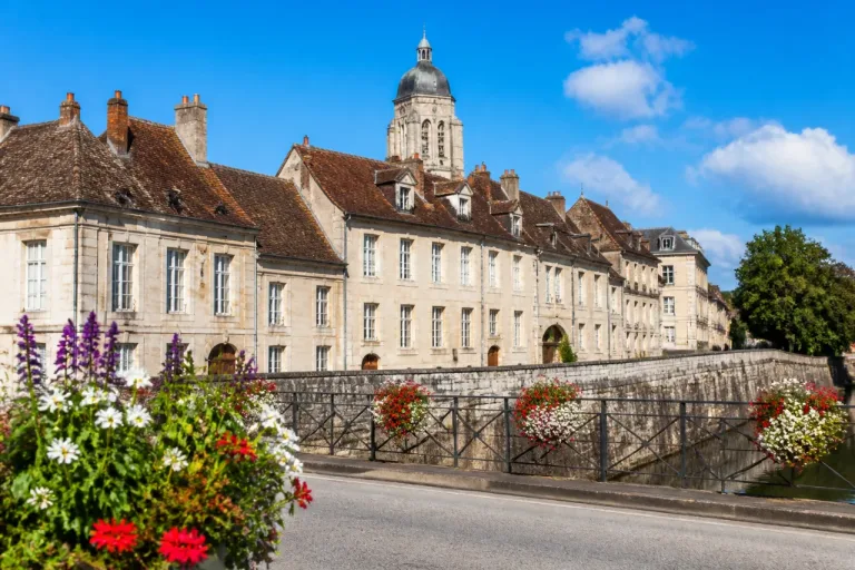 Répar’stores s’installe à Dole et Lons-le-Saunier avec un franchisé chevronné