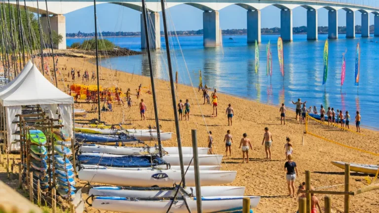 Rivedoux : plage sud, école de voile et loisirs nautiques pour toute la famille
