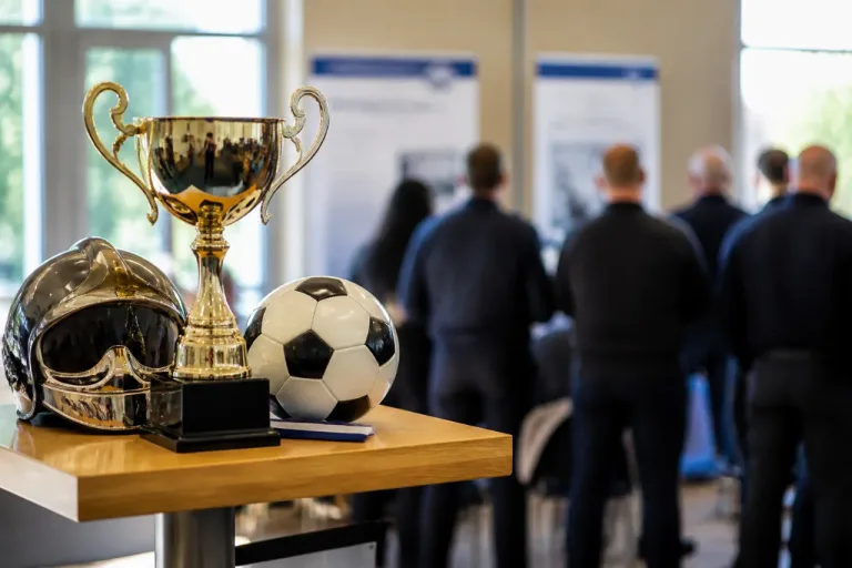 Romorantin : un pompier de l’Air honoré après un sauvetage lors d’un match