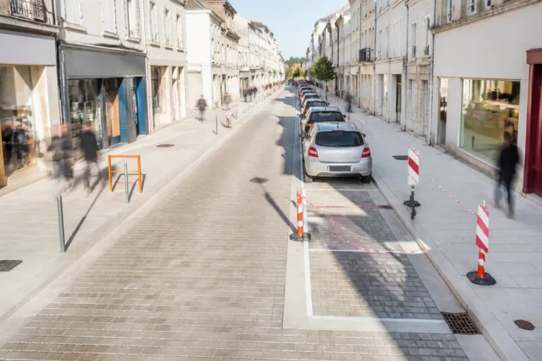 Ruffec : la rue Jean-Jaurès rendue à la circulation, mais des ajustements restent à faire