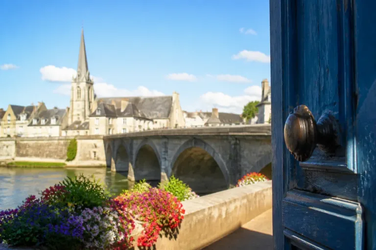 Sablé-sur-Sarthe: l'adjoint à la culture claque la porte après des baisses de subventions