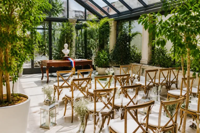 Saint-Brieuc: les mariages civils intimes basculent au jardin d’hiver de l’Hôtel de Ville