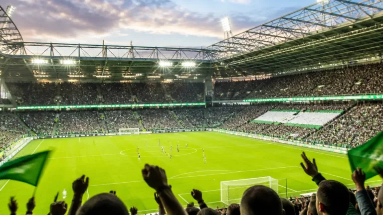 Saint-Étienne au cœur d’une Ligue 2 d’un niveau historique