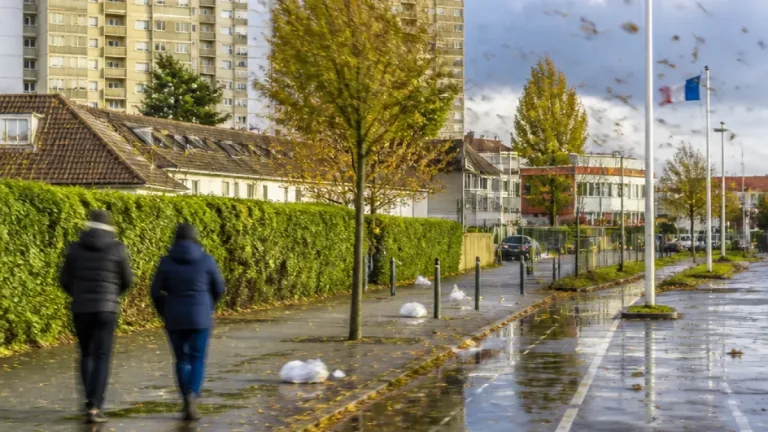 Sarcelles : journée très nuageuse, vents modérés et températures jusqu'à 24 °C