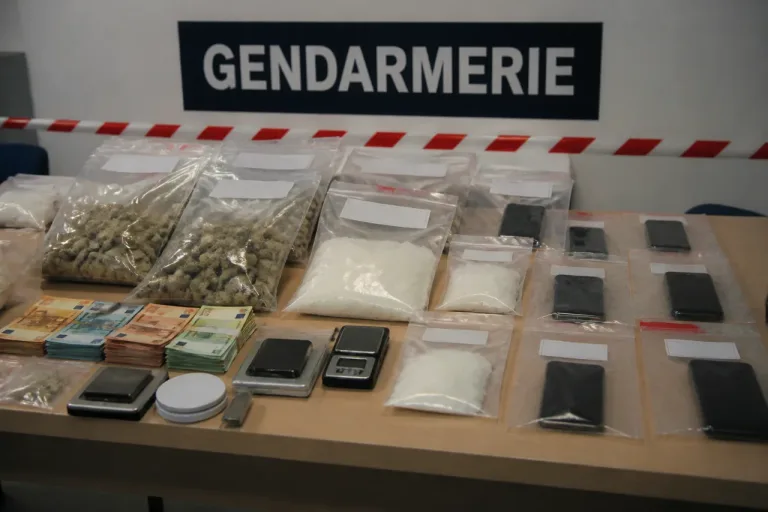 Sarrians: démantèlement d’un réseau de stupéfiants, quatre suspects incarcérés
