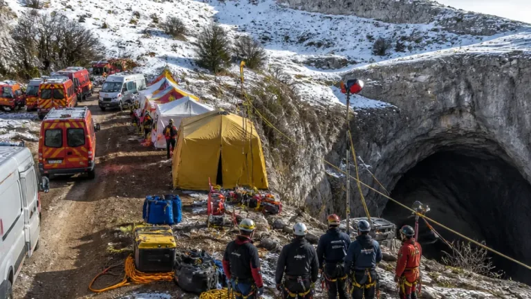 Secours en cours au gouffre de La Pierre Saint‑Martin : un spéléologue blessé à 350 m