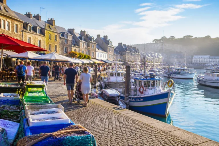 Sur le littoral du Calvados, les premiers vacanciers cherchent la fraîcheur en bord de mer