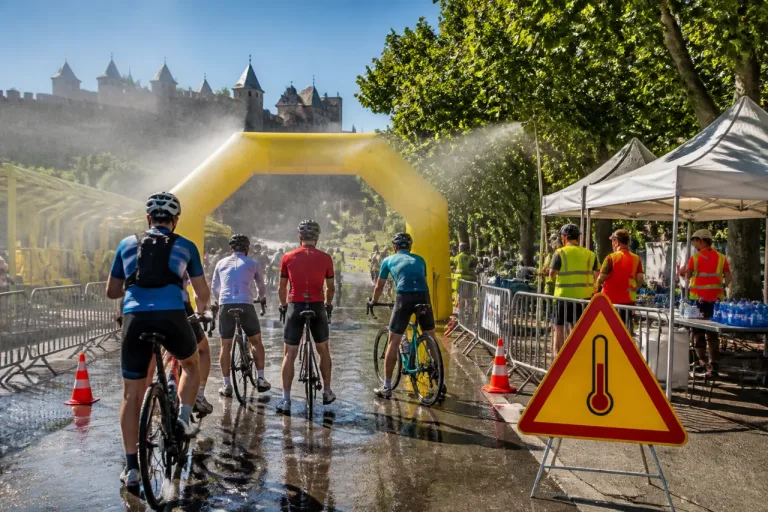 Tour de France: à Carcassonne, la chaleur extrême menace l’étape vers Foix