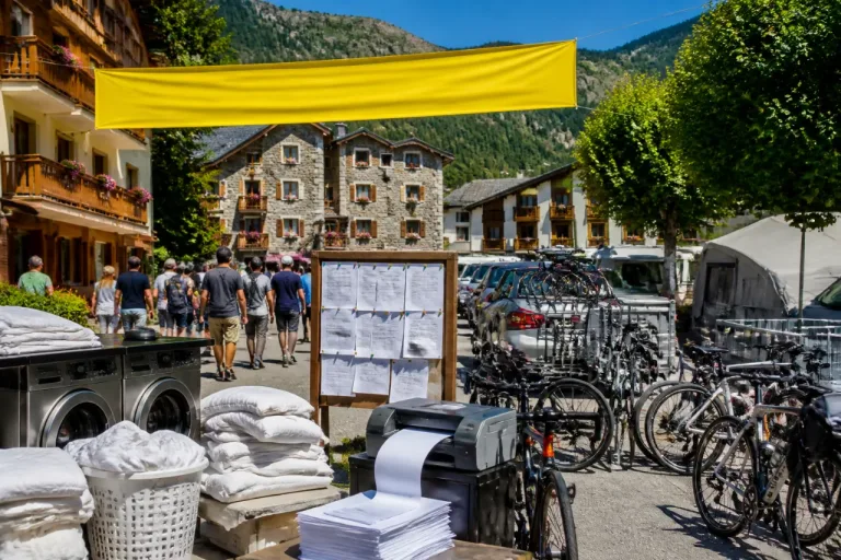 Tour de France : l'Oisans submergé, hôtels et campings complets et afflux massif de demandes